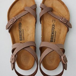 NWT Birkenstock Women’s Yara Sandal size 36